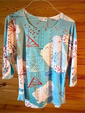 Abstract 3/4 length sleeve top by Atelier 5